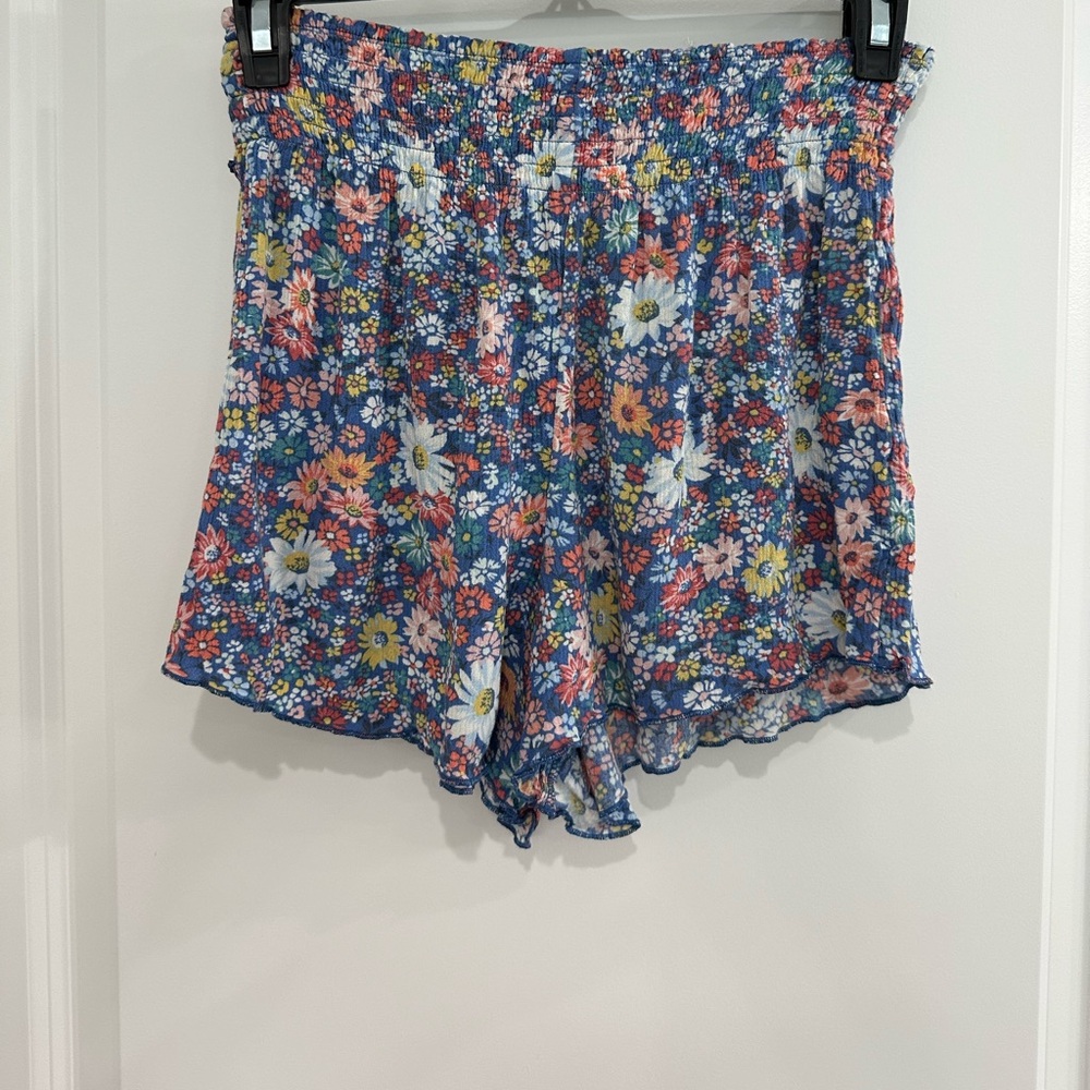 O'Neill Women's Shorts XS blue floral smocked waist pull on